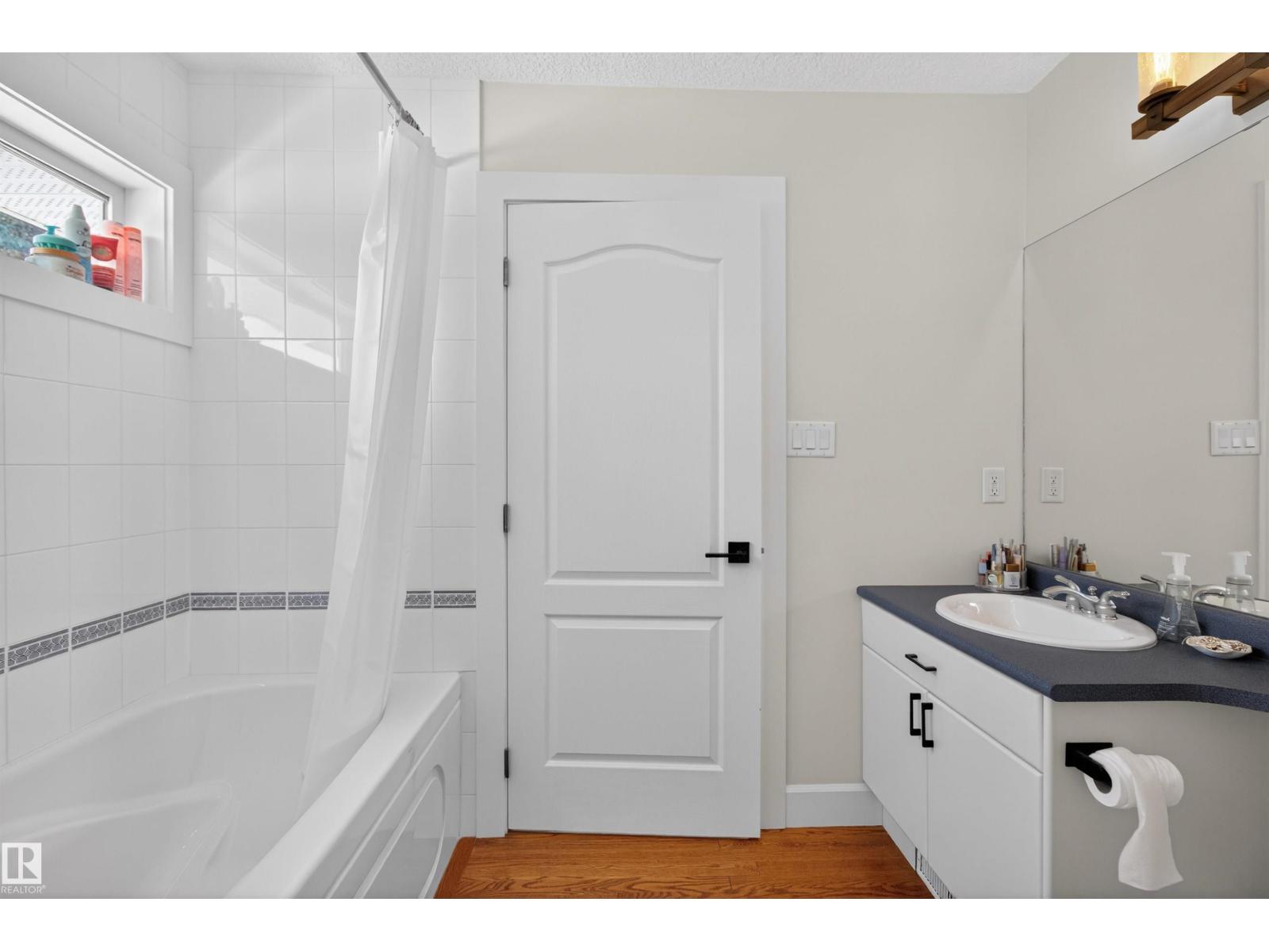 525 ESTATE DR, Sherwood Park