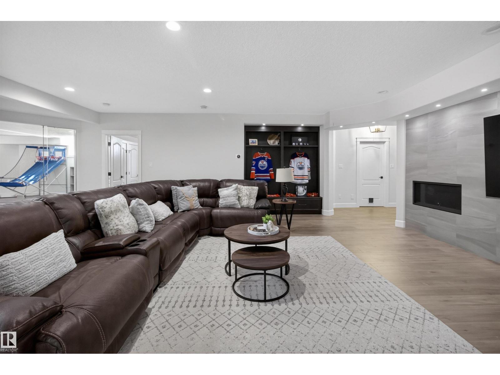 525 ESTATE DR, Sherwood Park