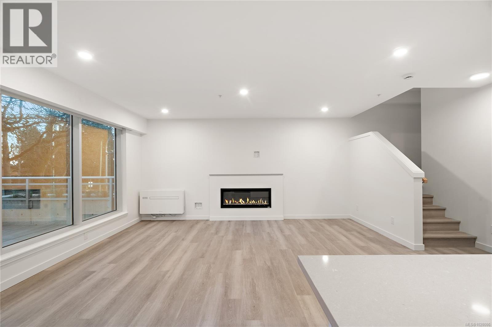 TH1 1102 Esquimalt Road, Esquimalt