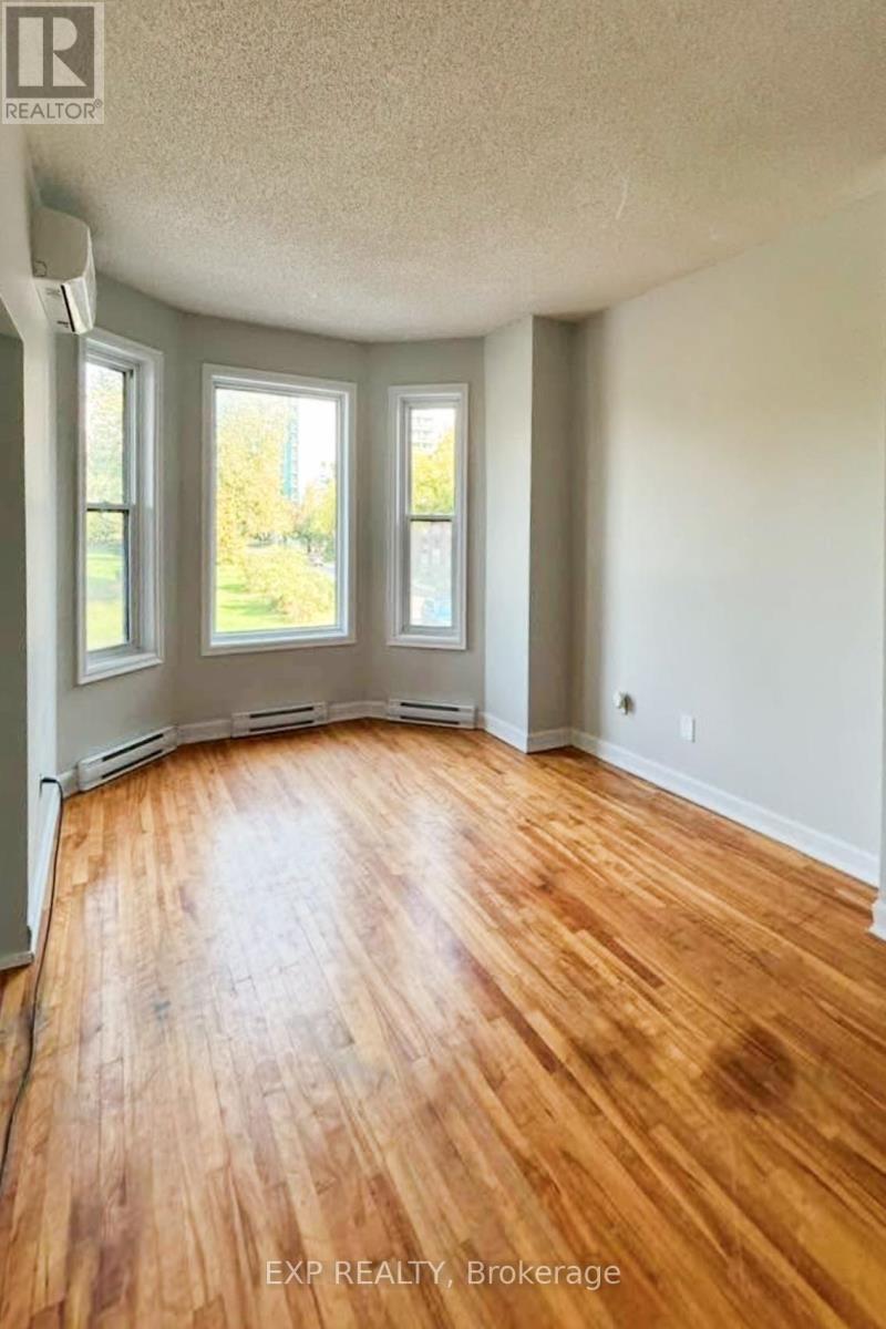 122-124 COBOURG STREET - 4
