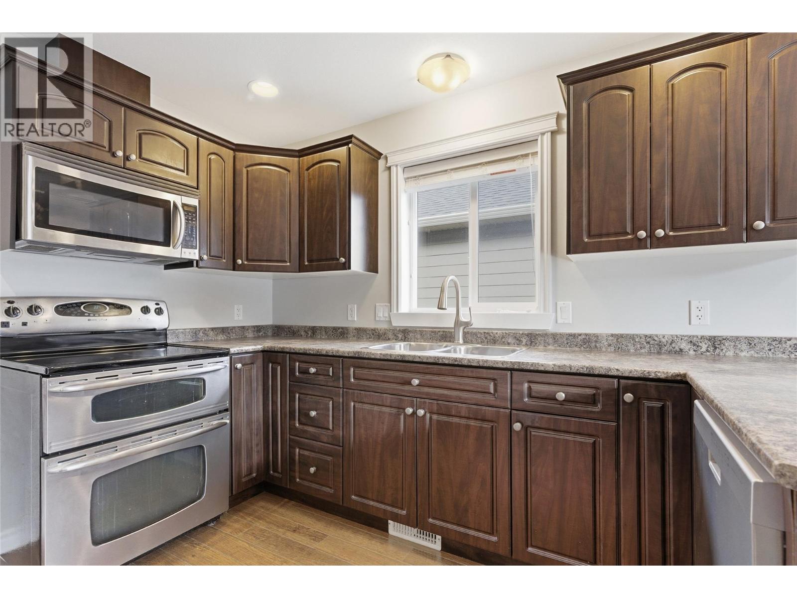 1808 PRIMROSE Crescent, Kamloops