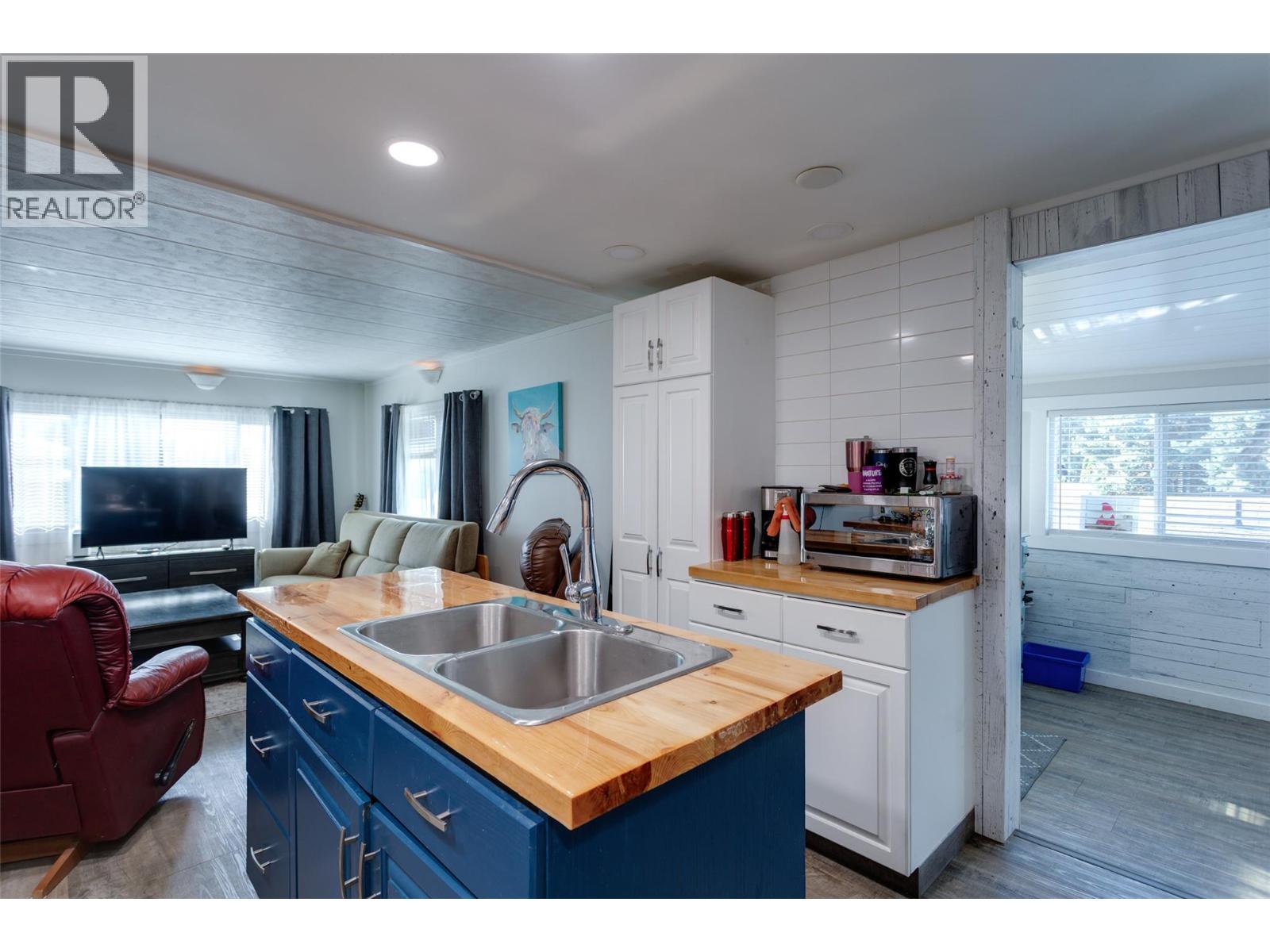 12022 Pretty Road Unit# 6, Lake Country