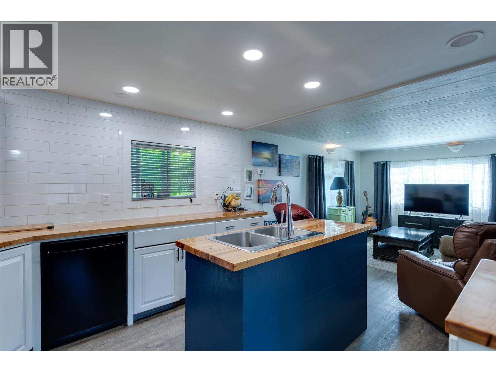 12022 Pretty Road Unit# 6, Lake Country