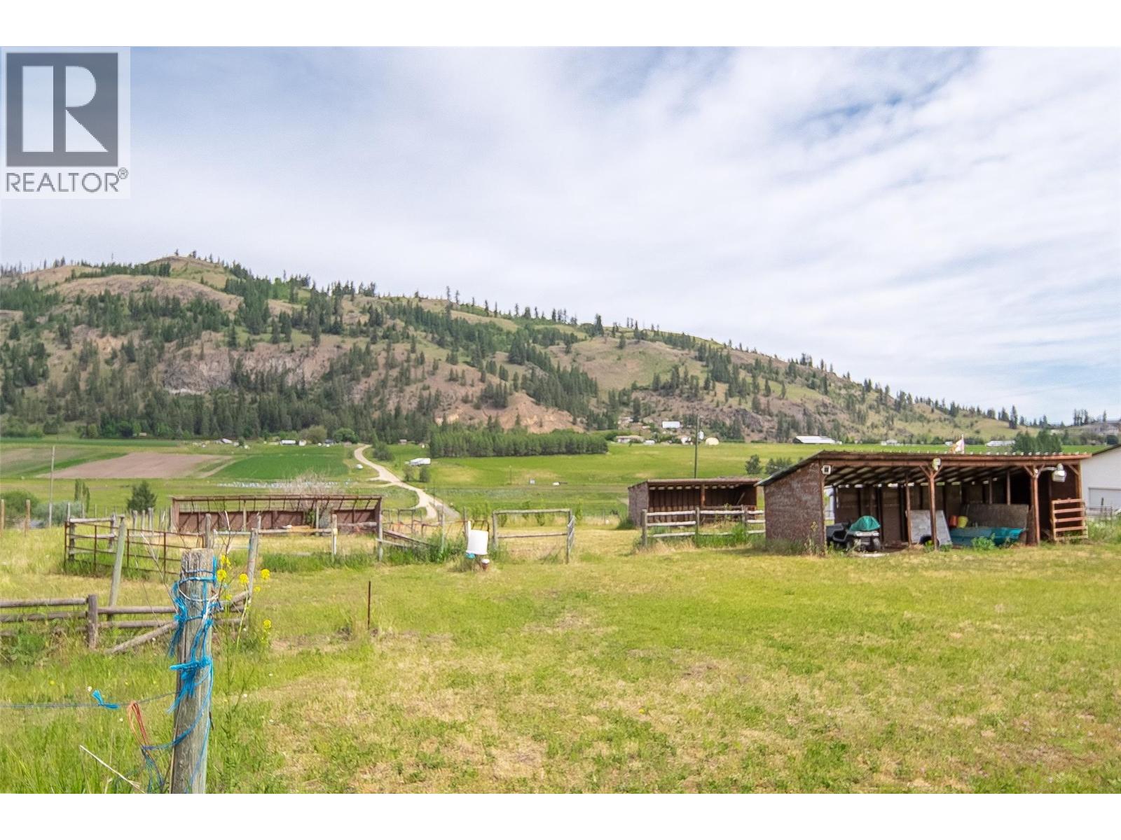  4816 South Grandview Flats Road, Spallumcheen