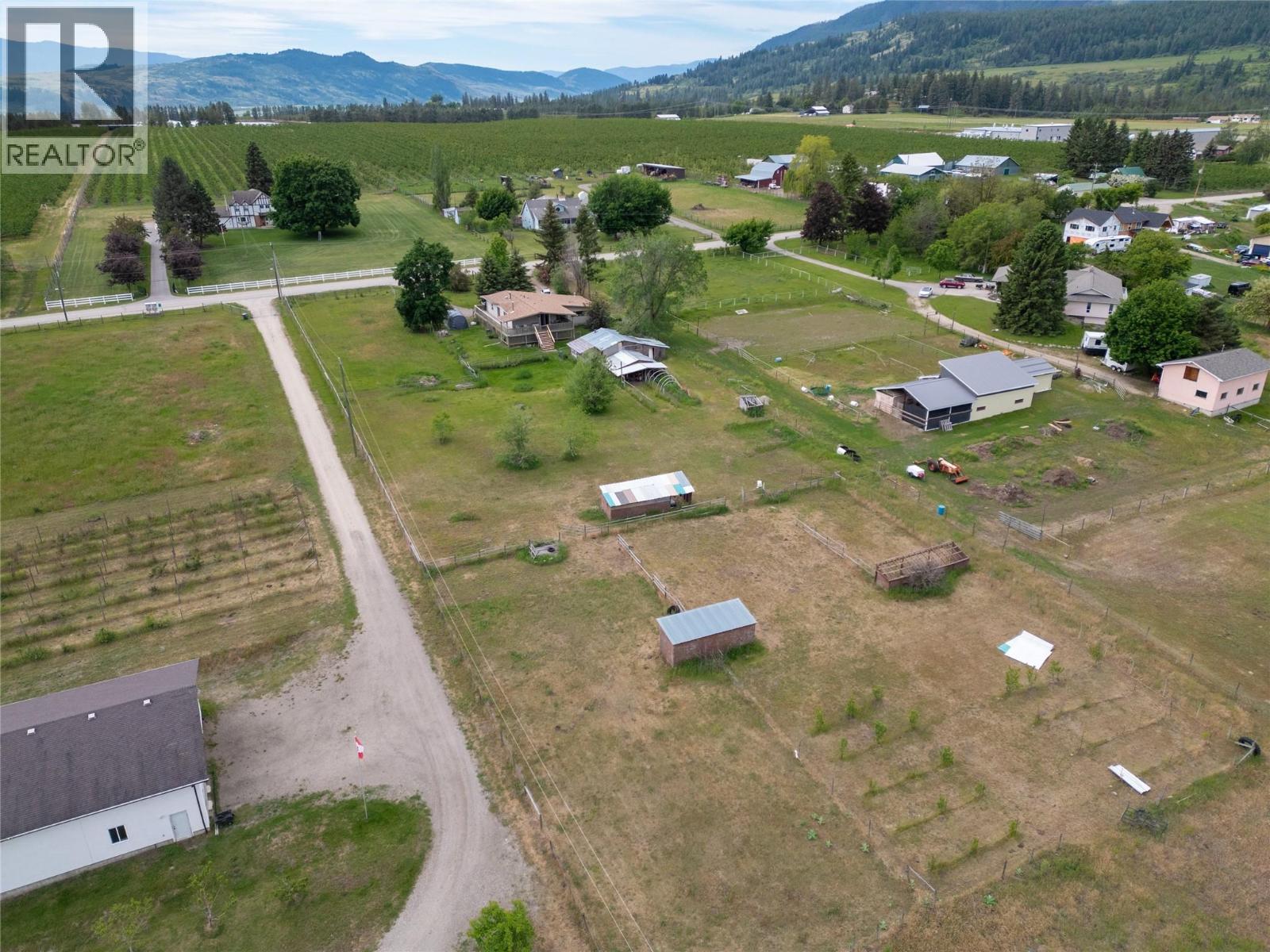  4816 South Grandview Flats Road, Spallumcheen