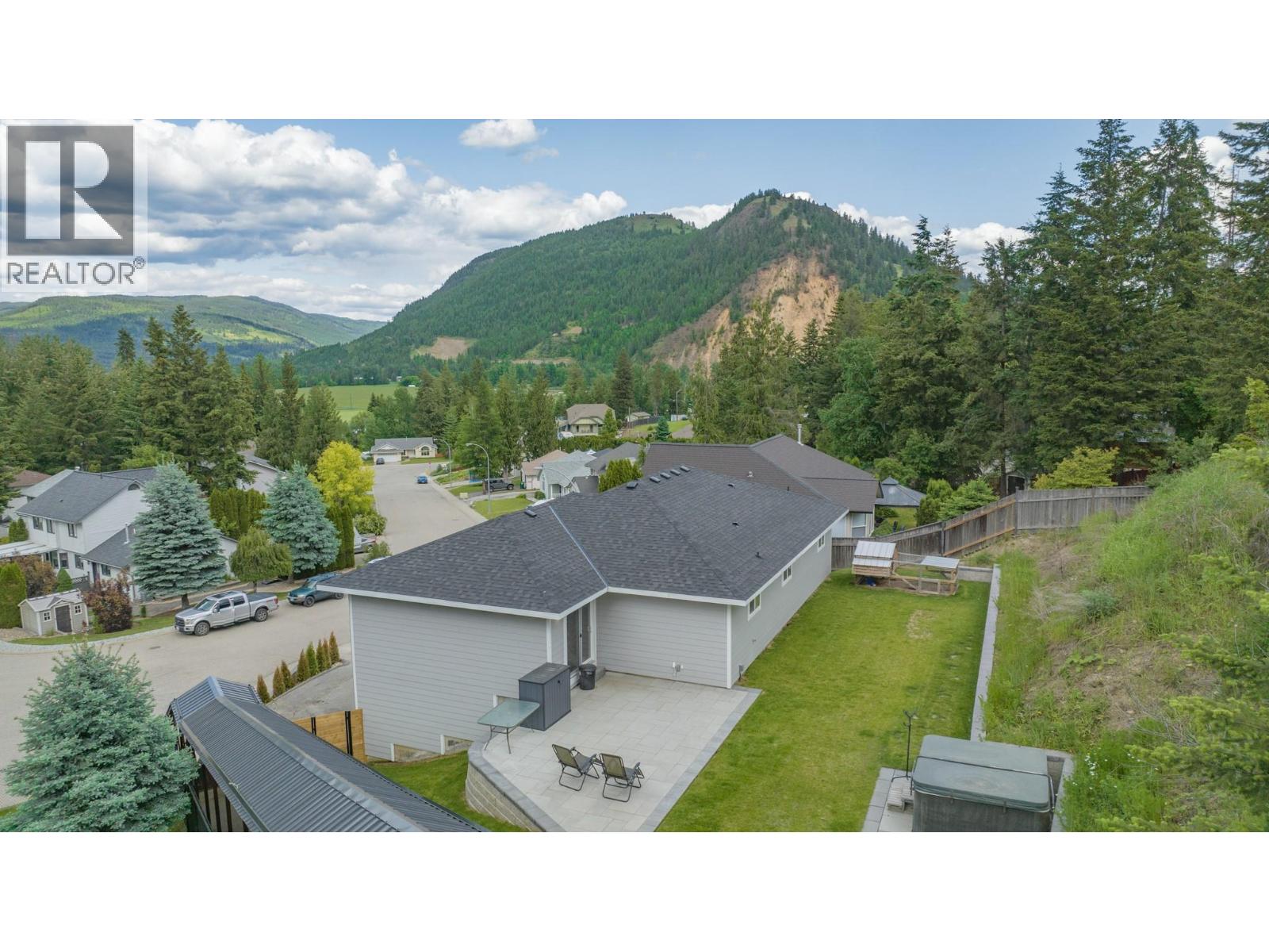 2224 Linea Crescent, Lumby