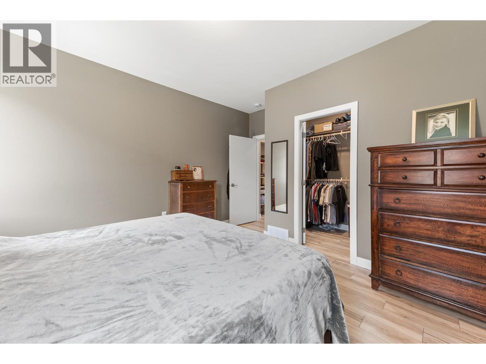  617 2ND Avenue, Keremeos