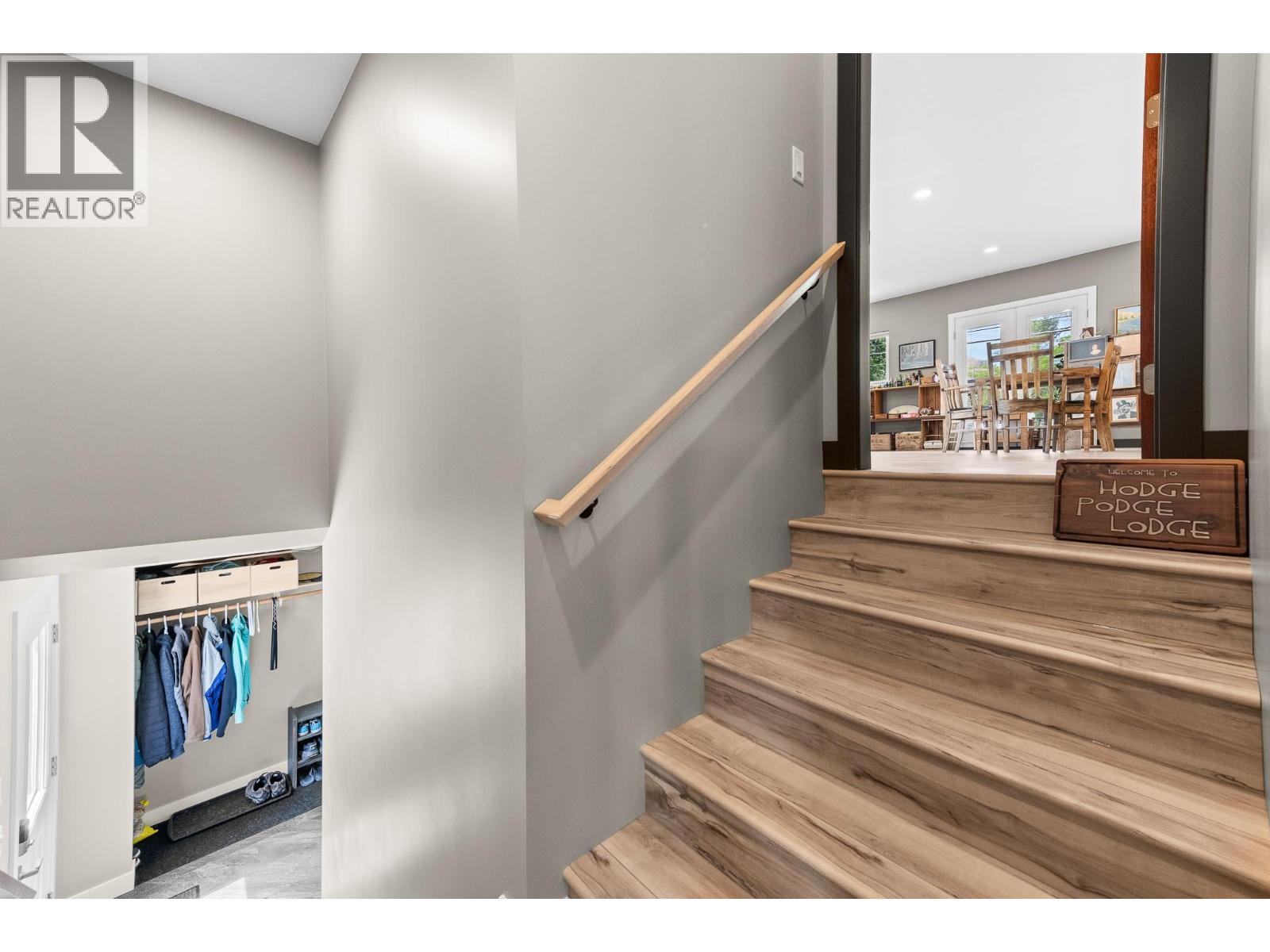  617 2ND Avenue, Keremeos