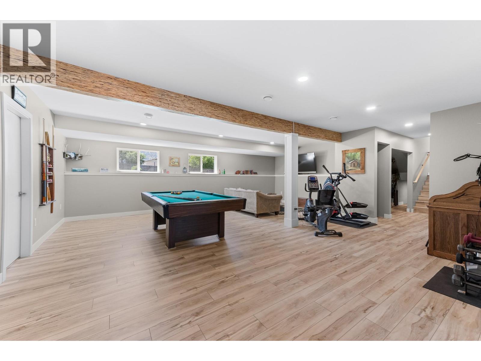  617 2ND Avenue, Keremeos