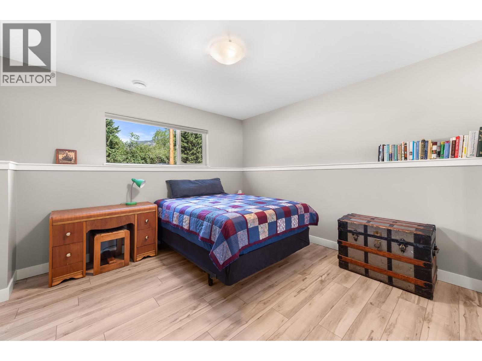  617 2ND Avenue, Keremeos