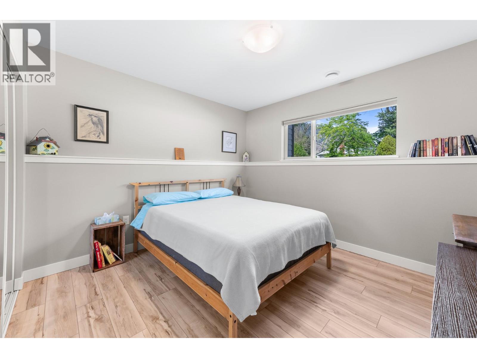  617 2ND Avenue, Keremeos