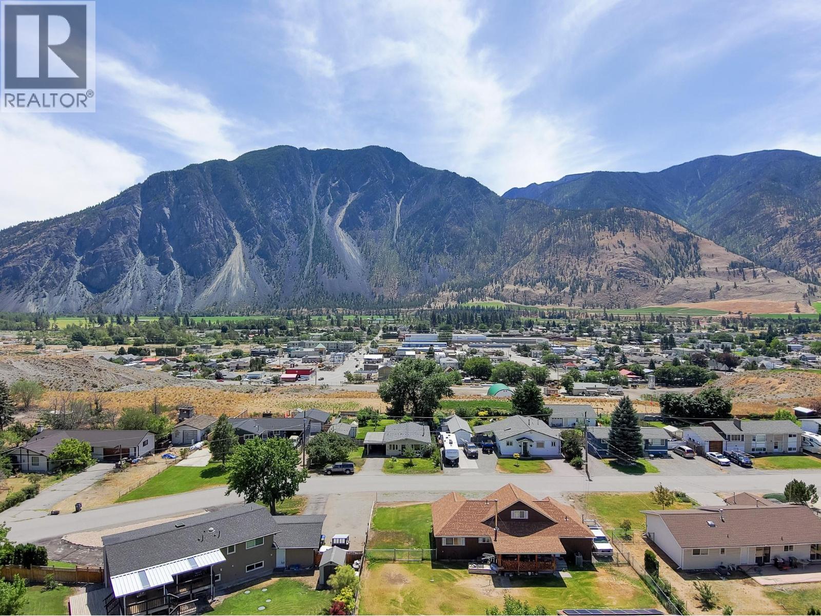  617 2ND Avenue, Keremeos
