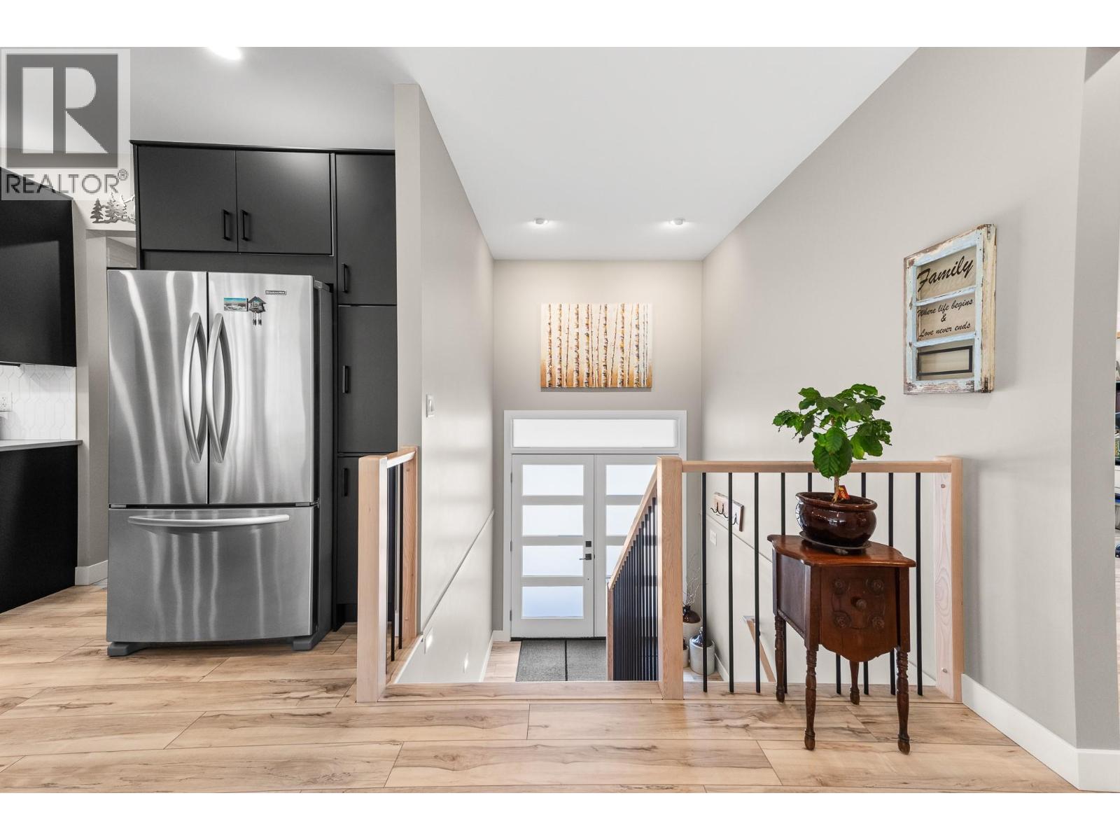  617 2ND Avenue, Keremeos