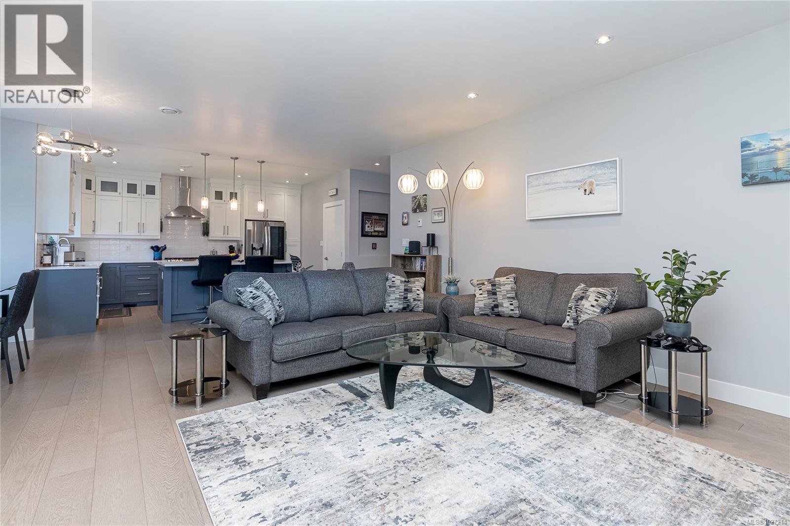 2117 TRIANGLE TRAIL - 12