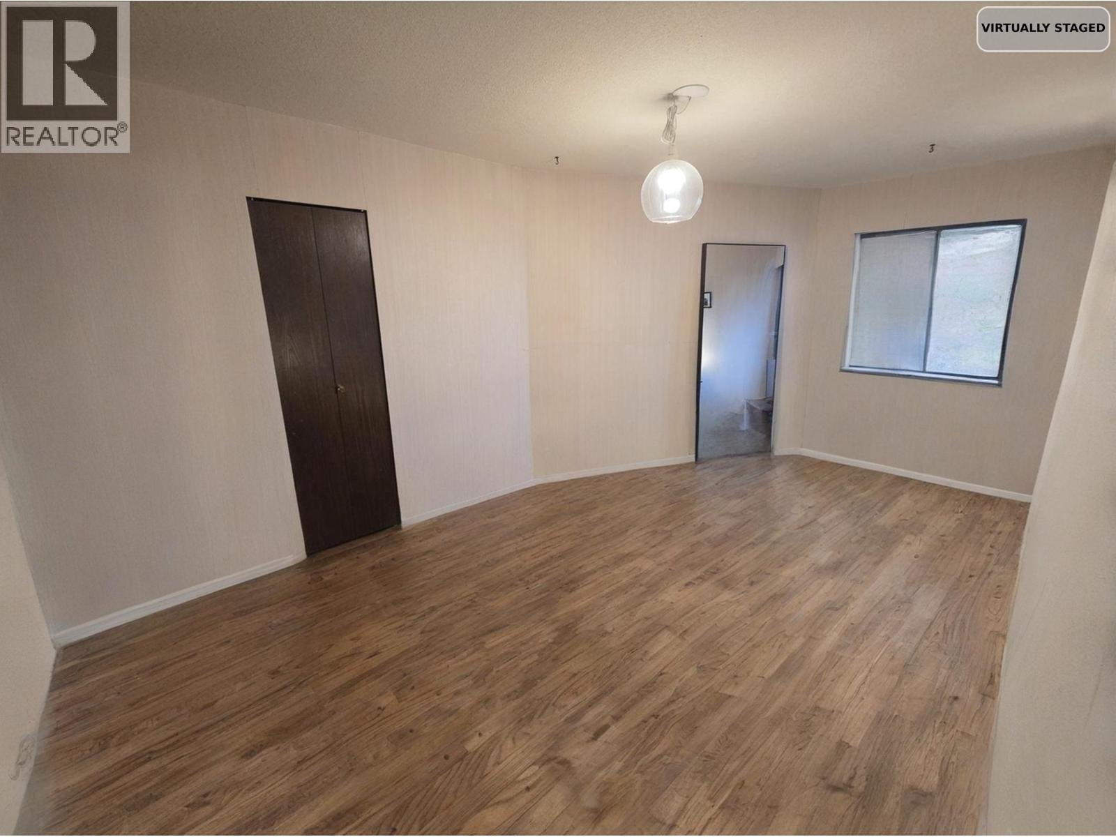 211 N WARWICK AVENUE, Burnaby