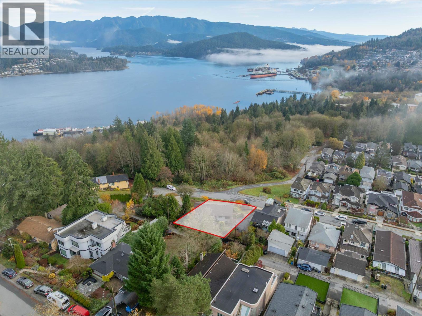 211 N WARWICK AVENUE, Burnaby