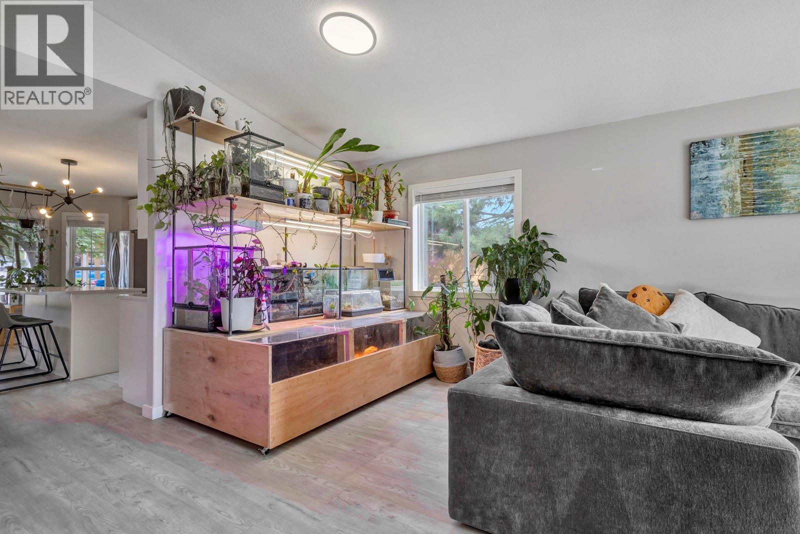 6 2210 Louie Drive, Westbank