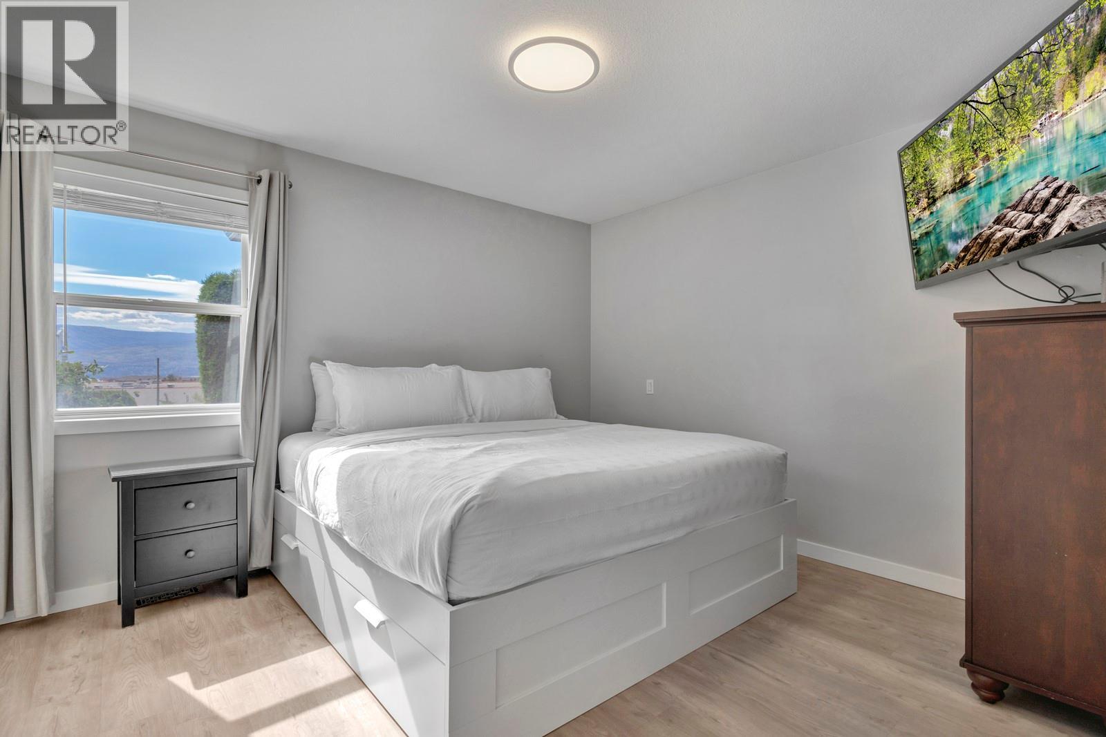 6 2210 Louie Drive, Westbank