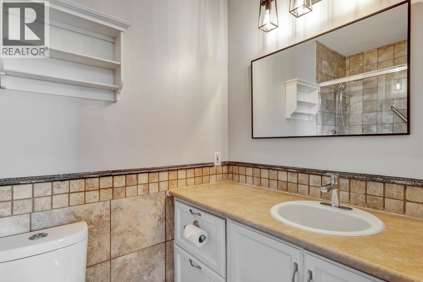 6 2210 Louie Drive, Westbank