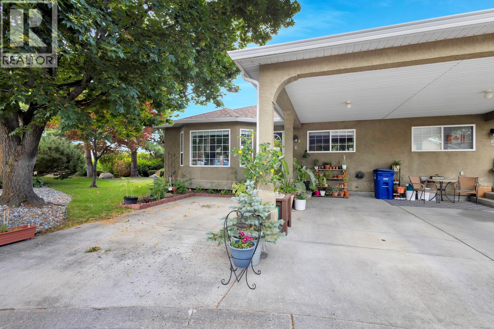 6 2210 Louie Drive, Westbank