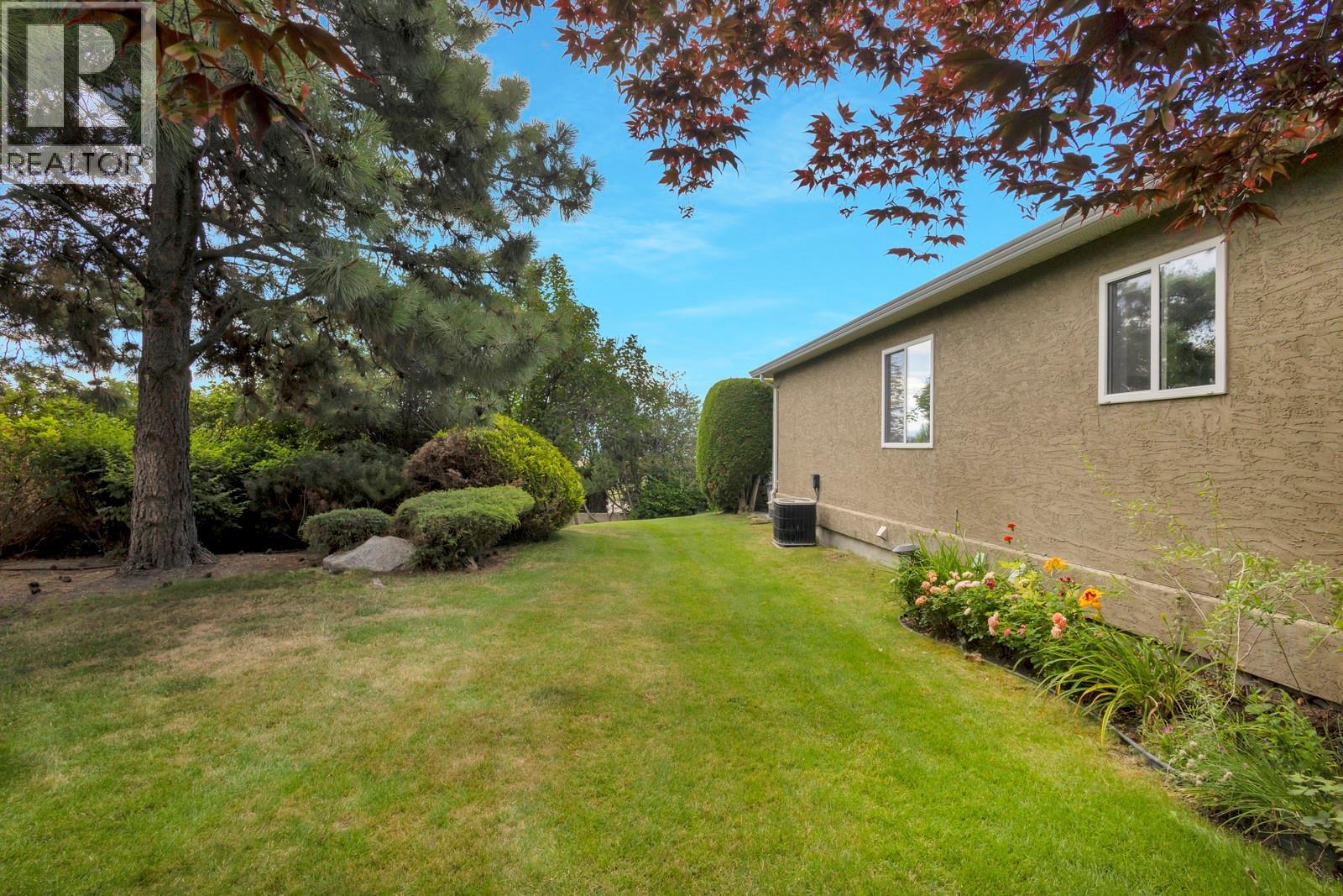 6 2210 Louie Drive, Westbank