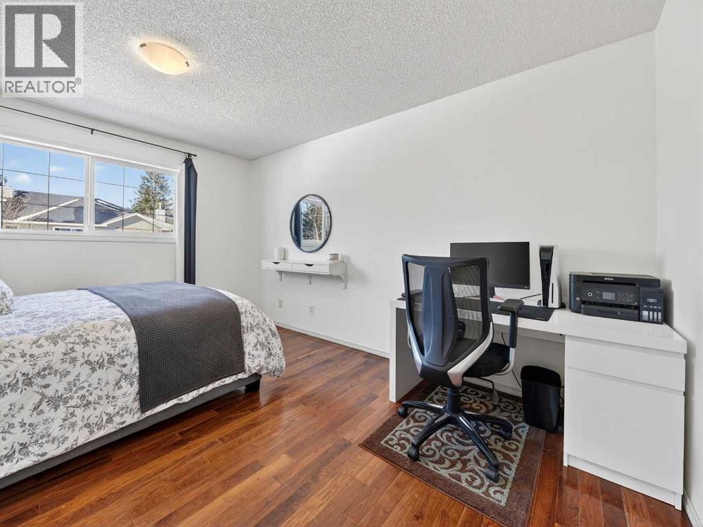 Single Family House 3 Level for Sale in  Harvest Glen Heights NE Harvest Hills Calgary 