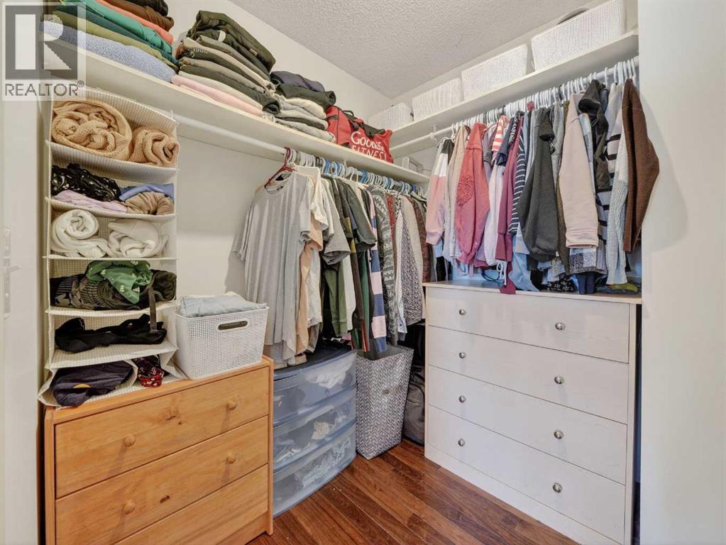 Single Family House 3 Level for Sale in  Harvest Glen Heights NE Harvest Hills Calgary 