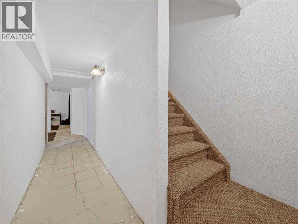 Single Family House 3 Level for Sale in  Harvest Glen Heights NE Harvest Hills Calgary 