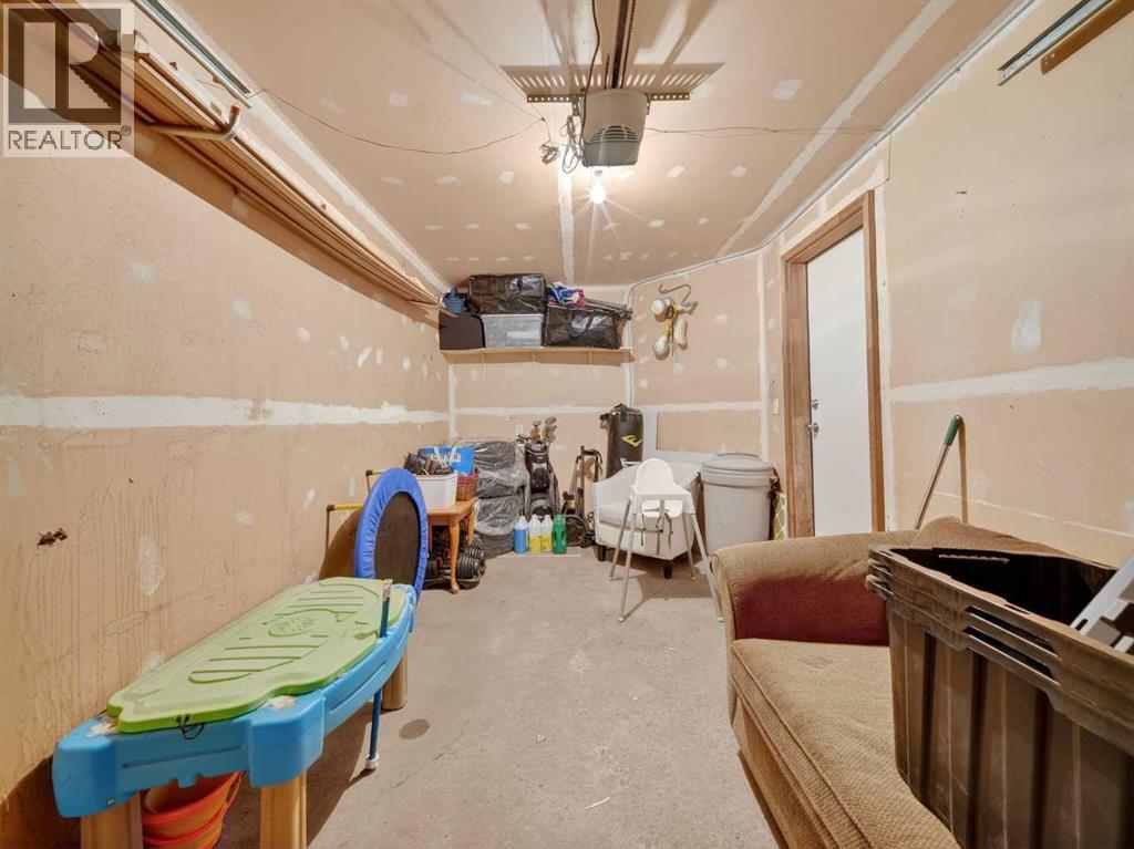 Single Family House 3 Level for Sale in  Harvest Glen Heights NE Harvest Hills Calgary 