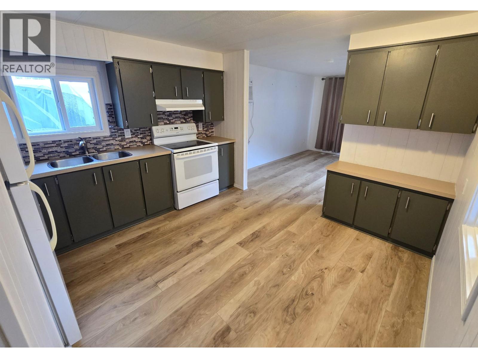 #A13-1885 QUEENSWAY Drive, Terrace