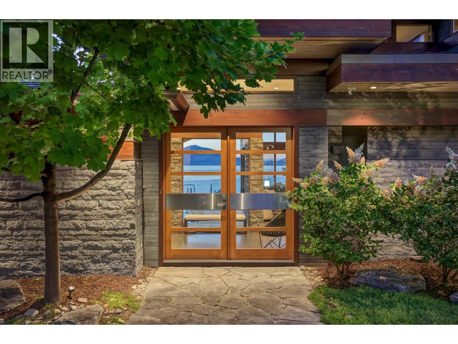  4896 Lakeshore Road, Kelowna