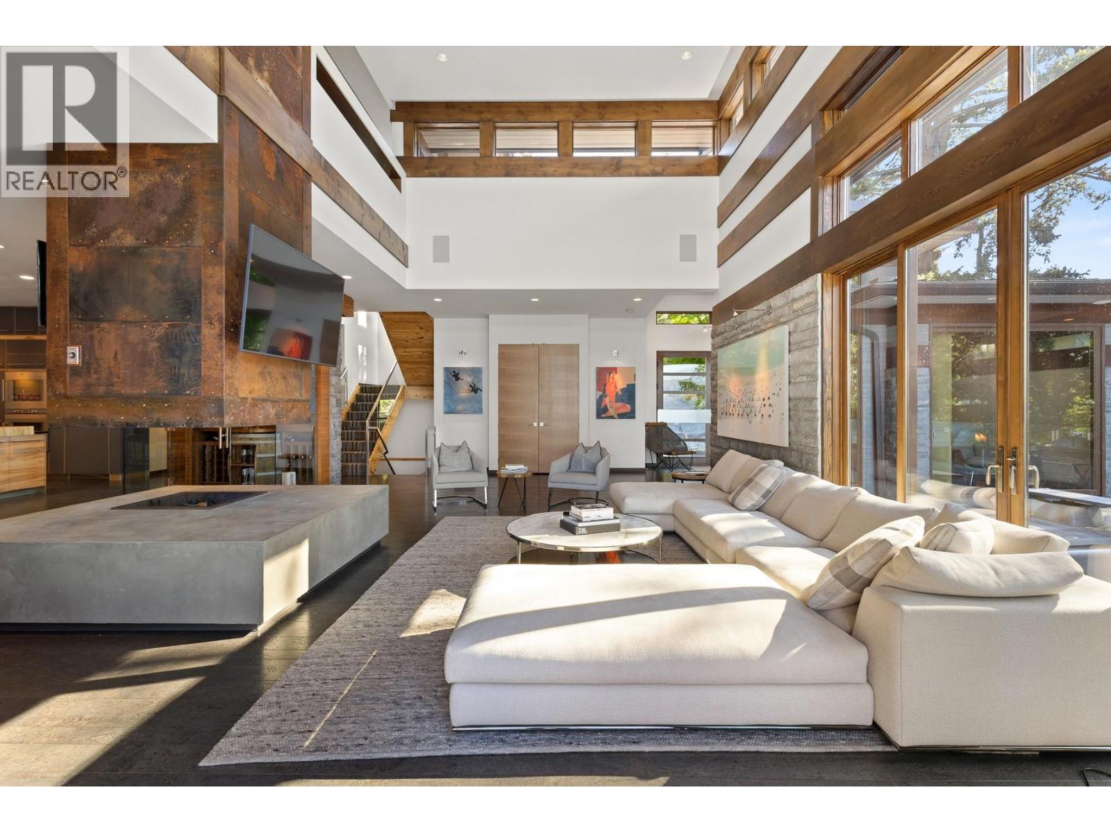  4896 Lakeshore Road, Kelowna