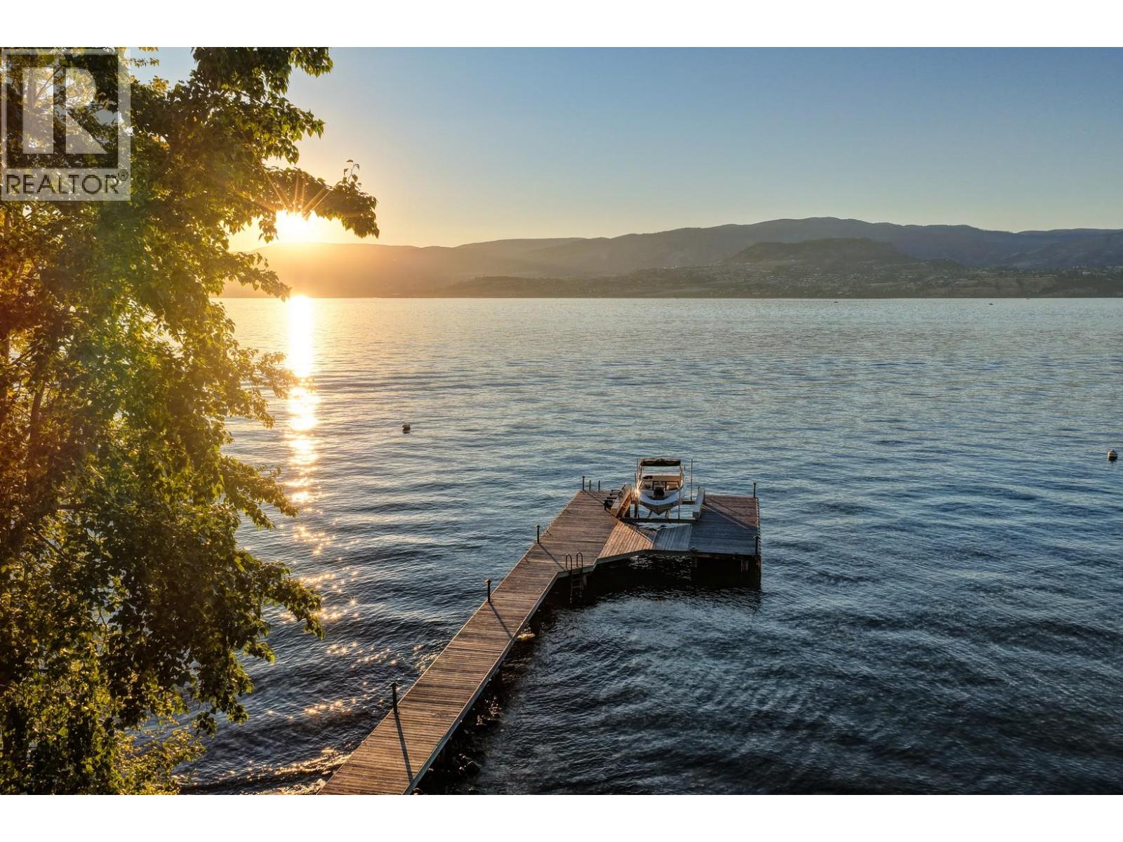  4896 Lakeshore Road, Kelowna