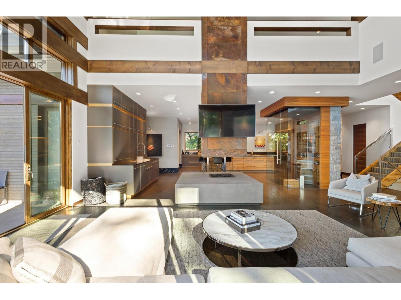  4896 Lakeshore Road, Kelowna