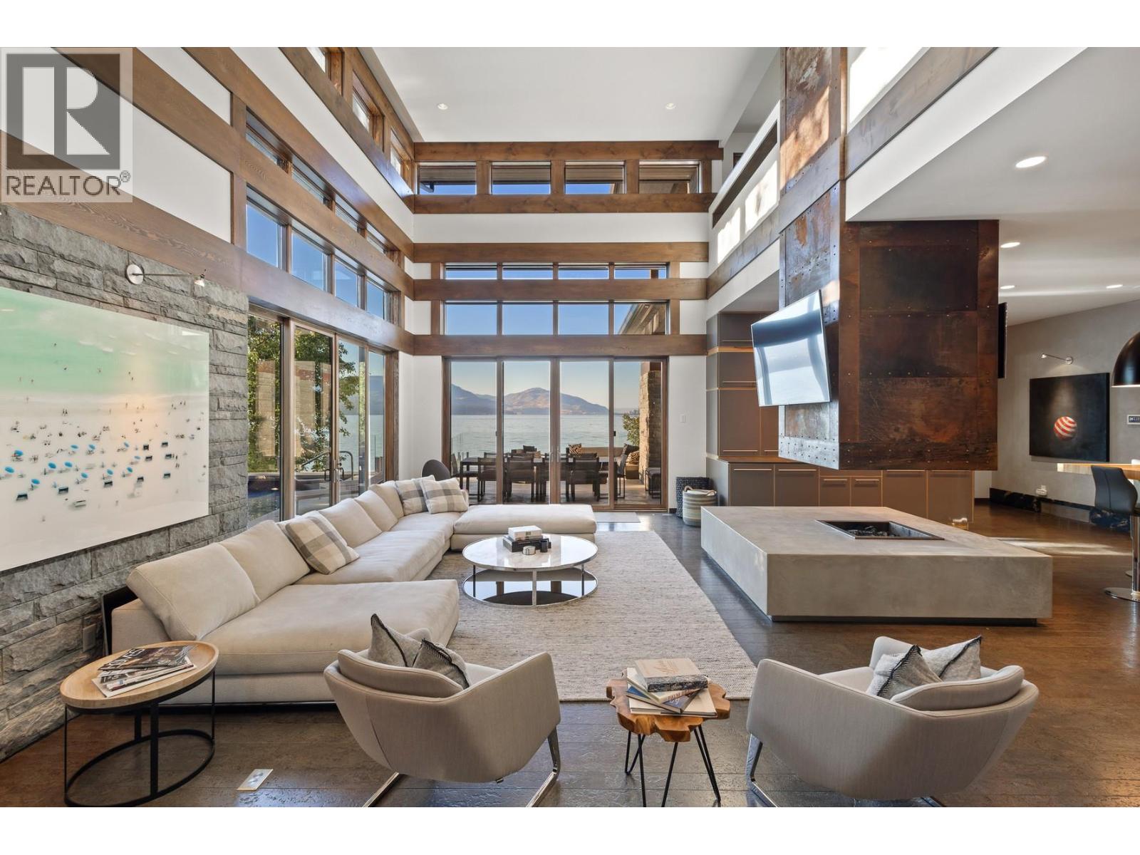  4896 Lakeshore Road, Kelowna