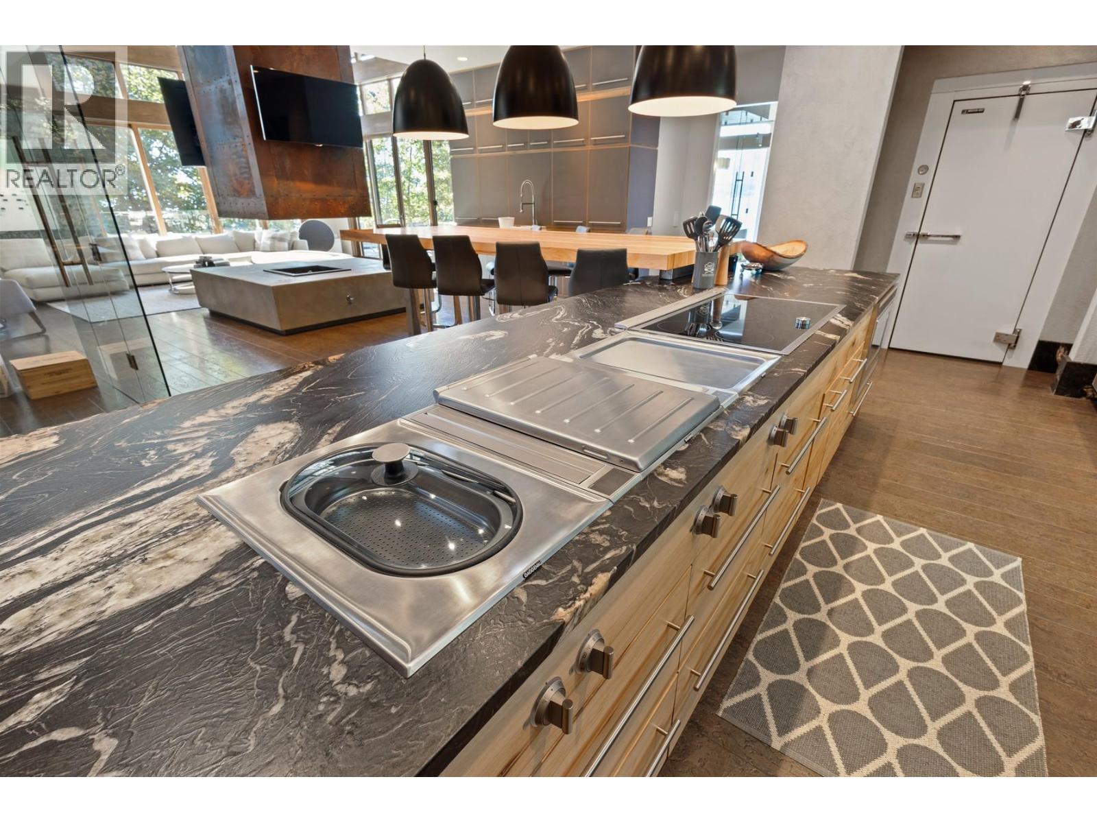  4896 Lakeshore Road, Kelowna