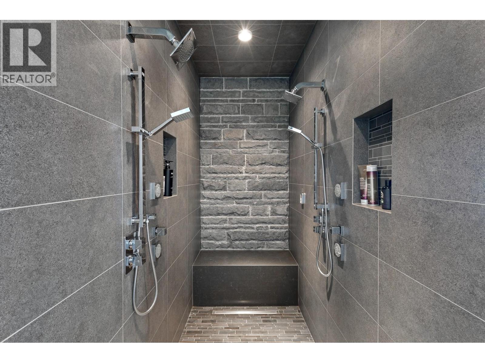  4896 Lakeshore Road, Kelowna