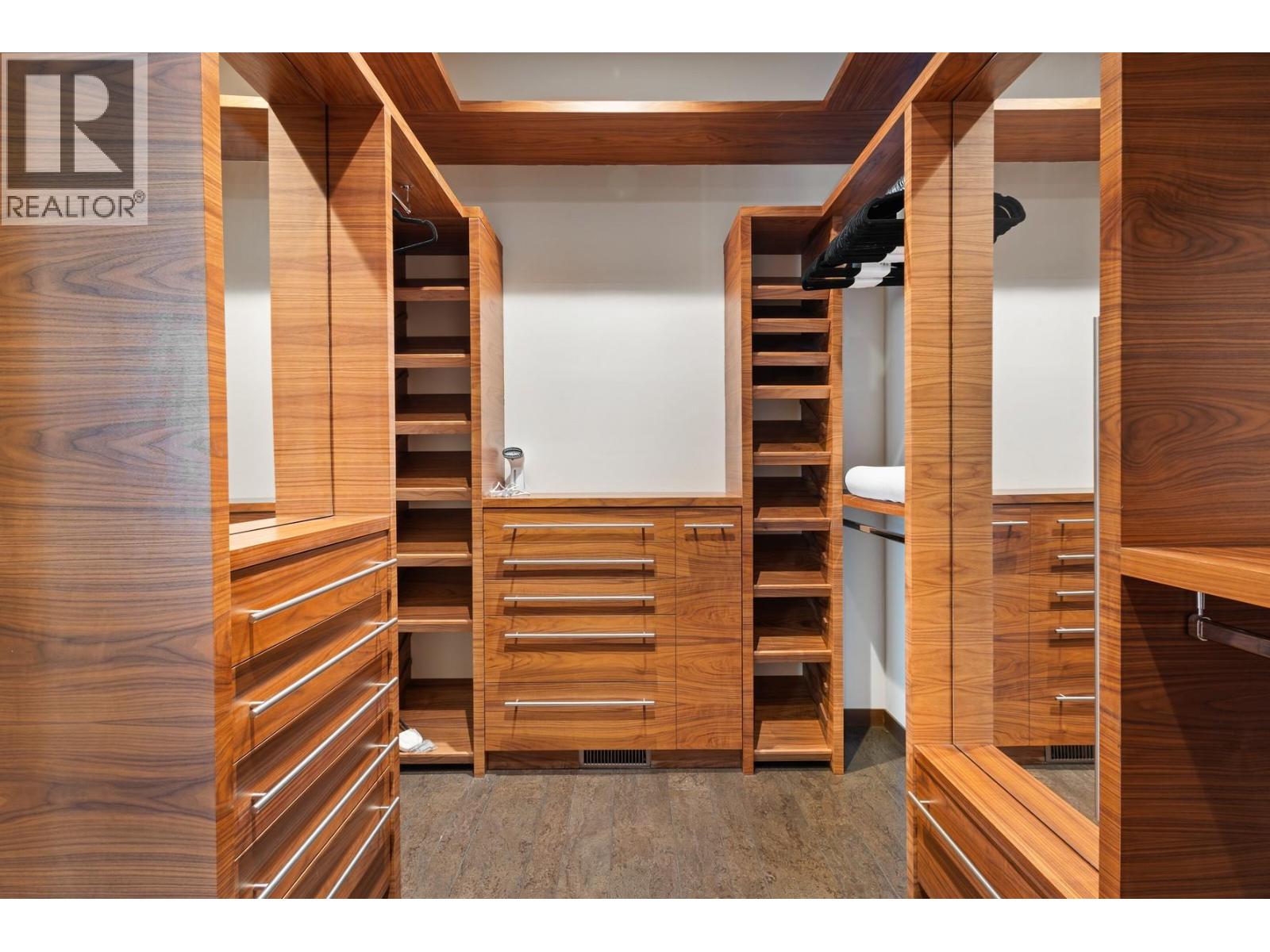  4896 Lakeshore Road, Kelowna