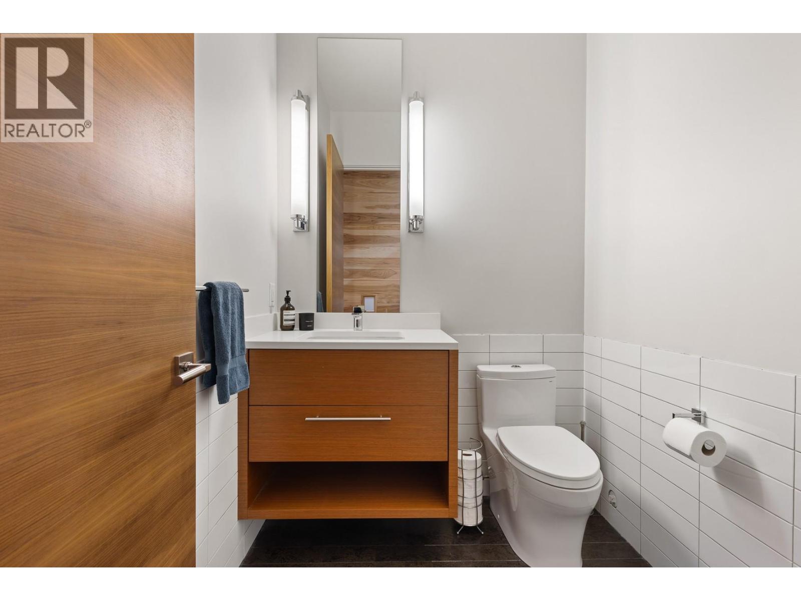  4896 Lakeshore Road, Kelowna