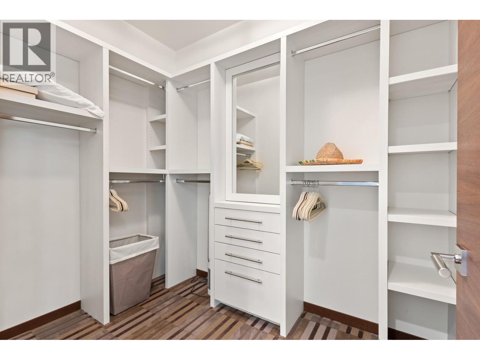  4896 Lakeshore Road, Kelowna