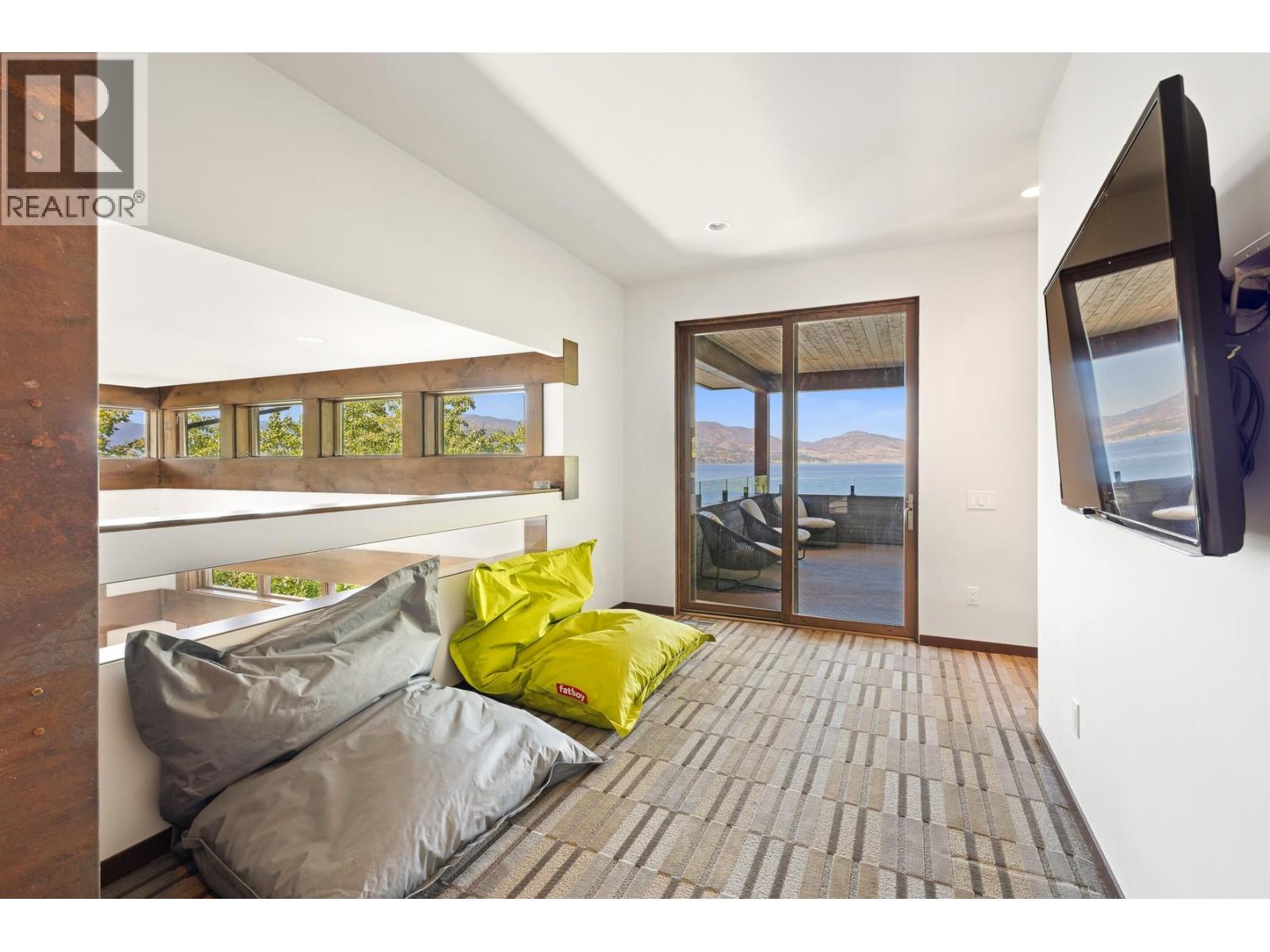  4896 Lakeshore Road, Kelowna