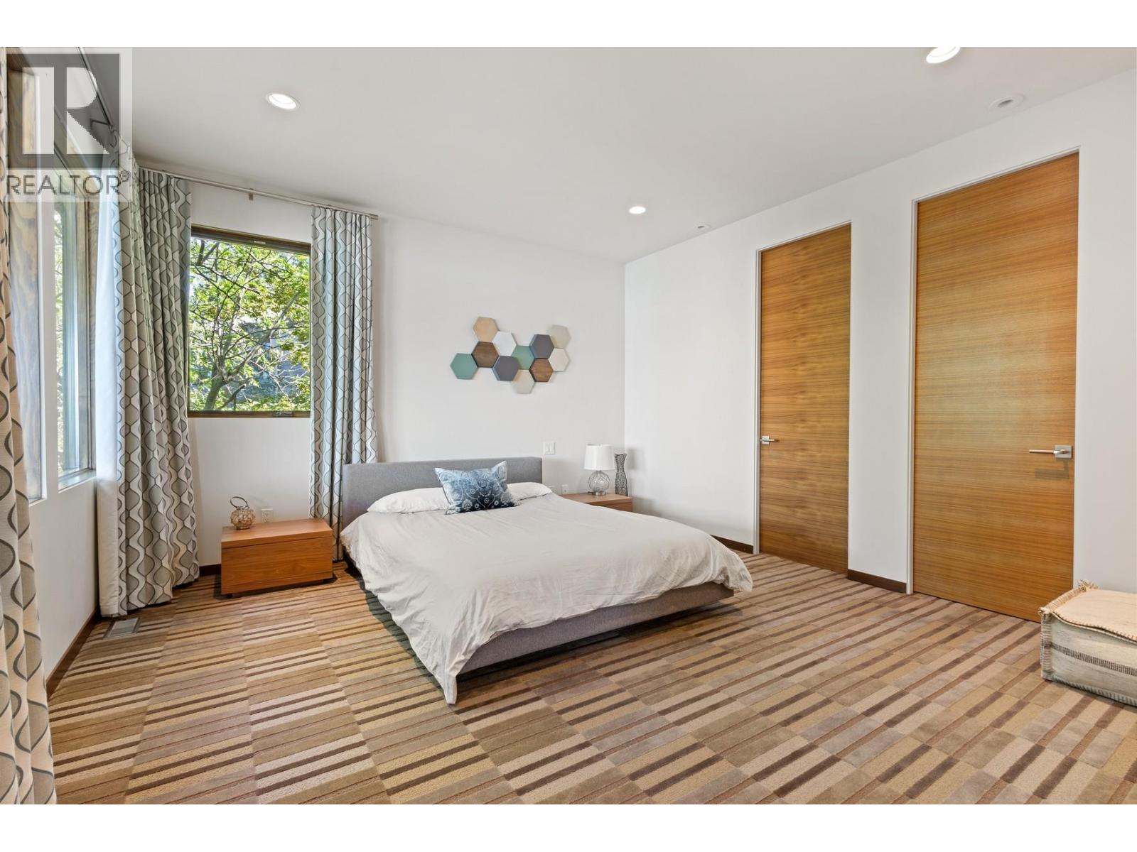  4896 Lakeshore Road, Kelowna