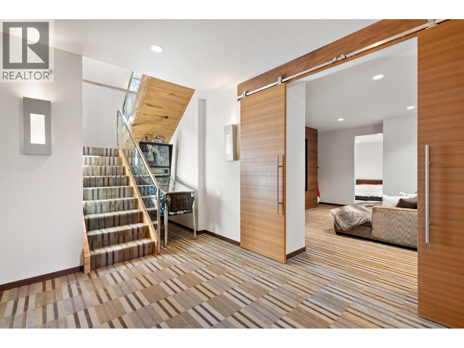  4896 Lakeshore Road, Kelowna