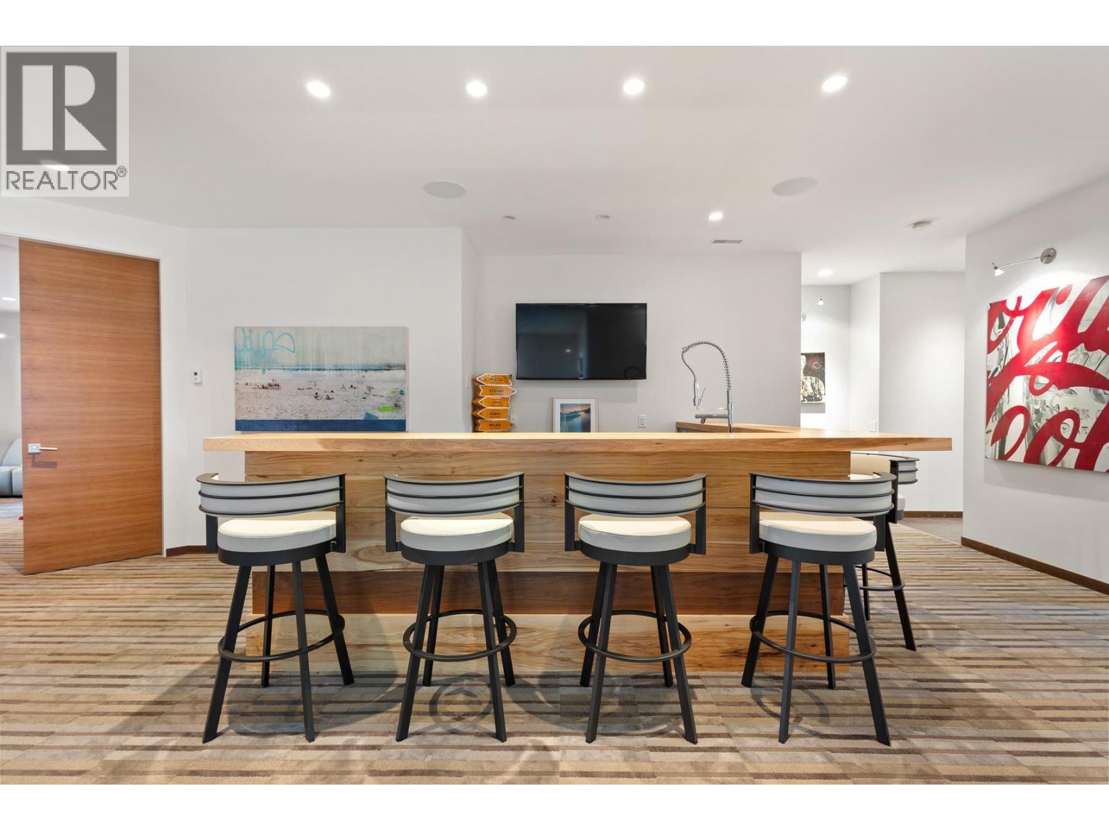  4896 Lakeshore Road, Kelowna