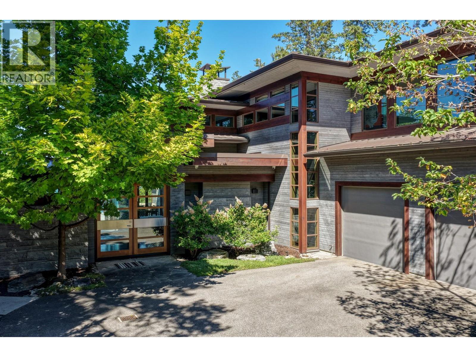  4896 Lakeshore Road, Kelowna
