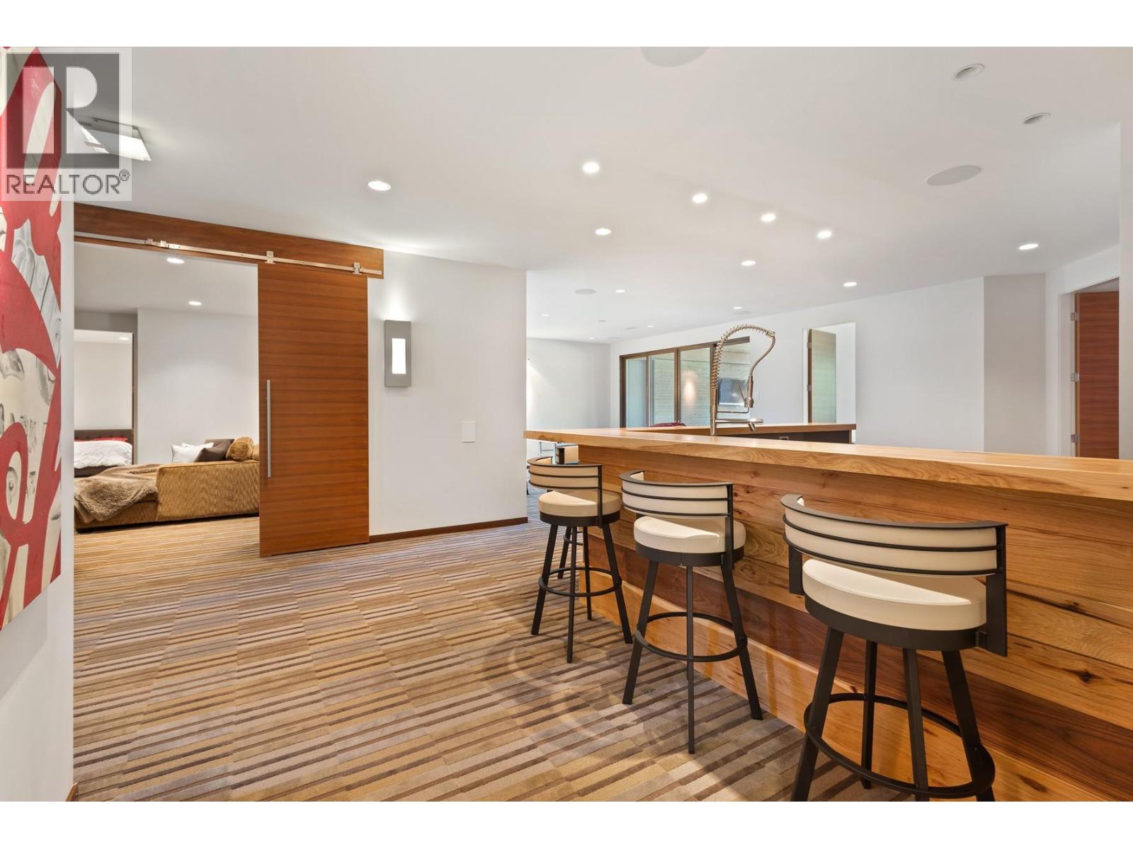  4896 Lakeshore Road, Kelowna