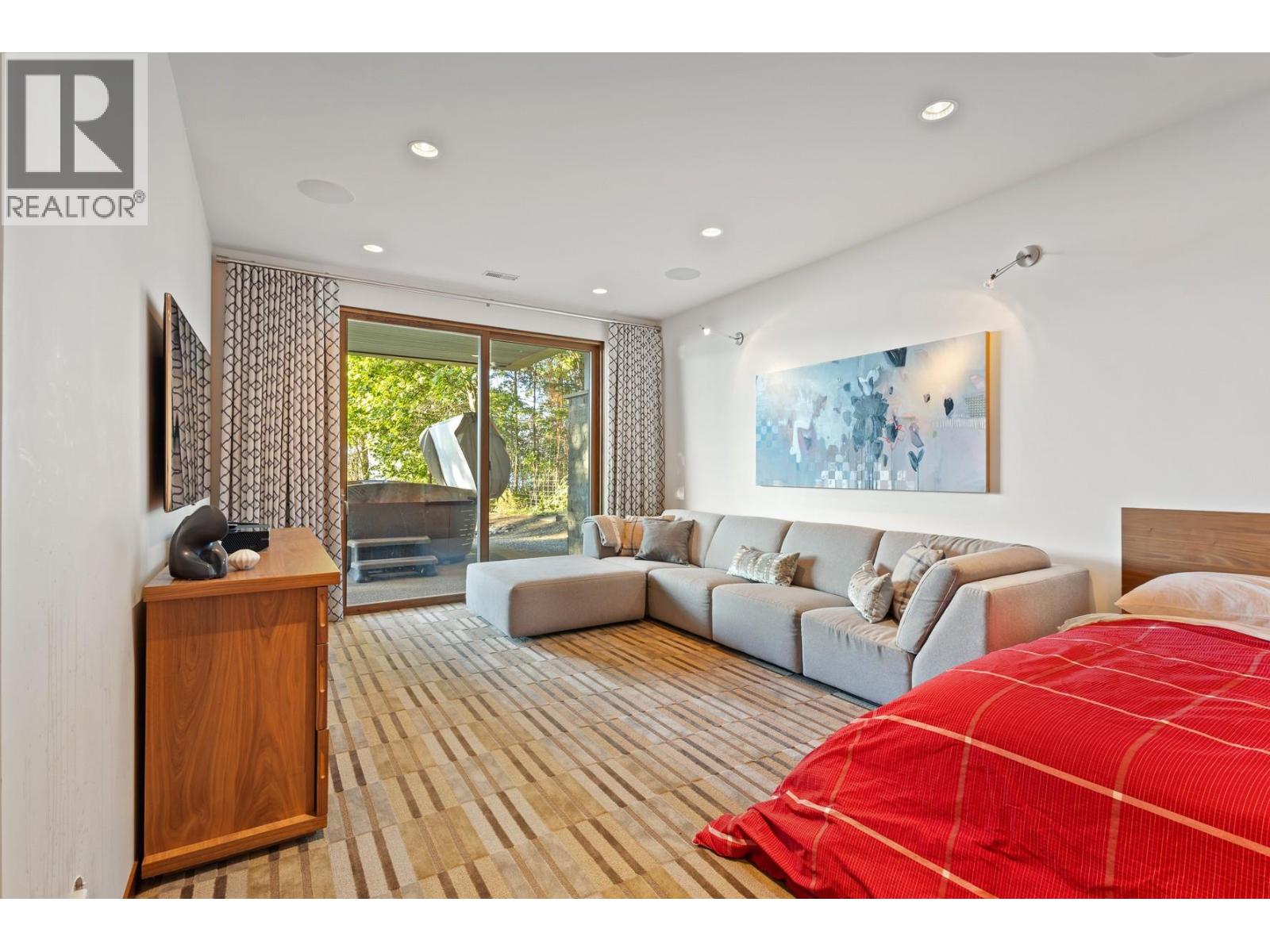  4896 Lakeshore Road, Kelowna