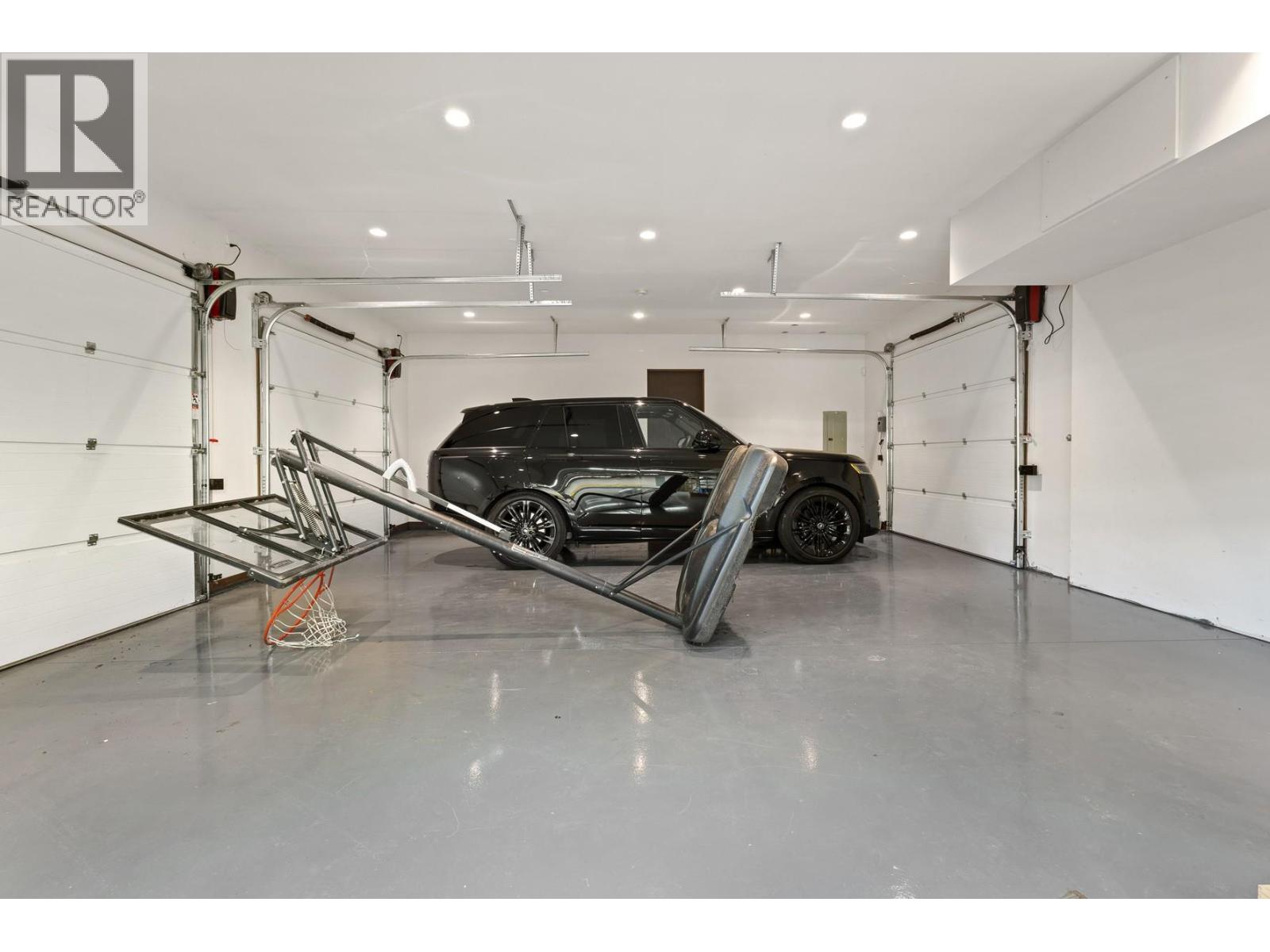  4896 Lakeshore Road, Kelowna