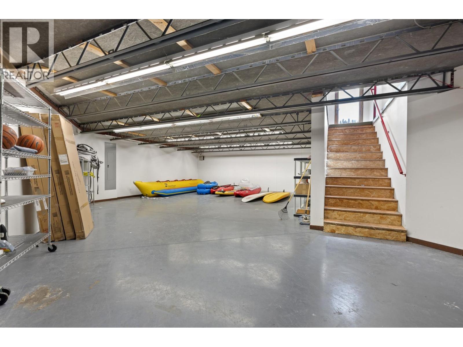  4896 Lakeshore Road, Kelowna