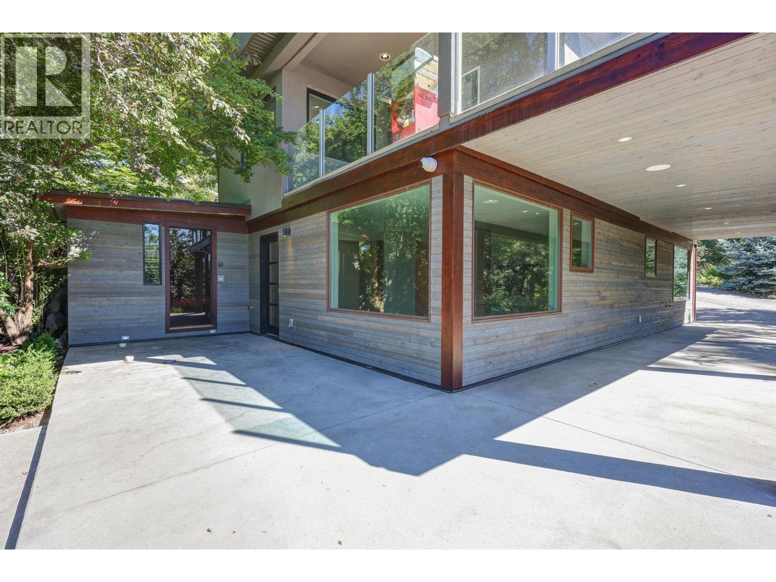 4896 Lakeshore Road, Kelowna